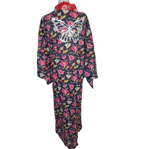 Kleed Kimono Robe, Pink Flowers, Red Trim, Embroidered Butterfly, Medium/Large - Picture 2 of 11
